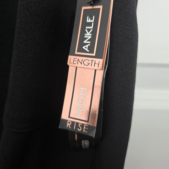 One 5 One Elegant Black Jogger Pants - Picture 4 of 6